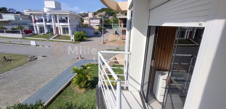 VENDE-SE CASA MOBILIADA DE PÉ DIREITO DUPLO