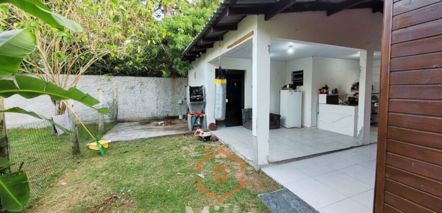 VENDE-SE CASAS EM AMPLO TERRENO PARA INVESTIMENTO