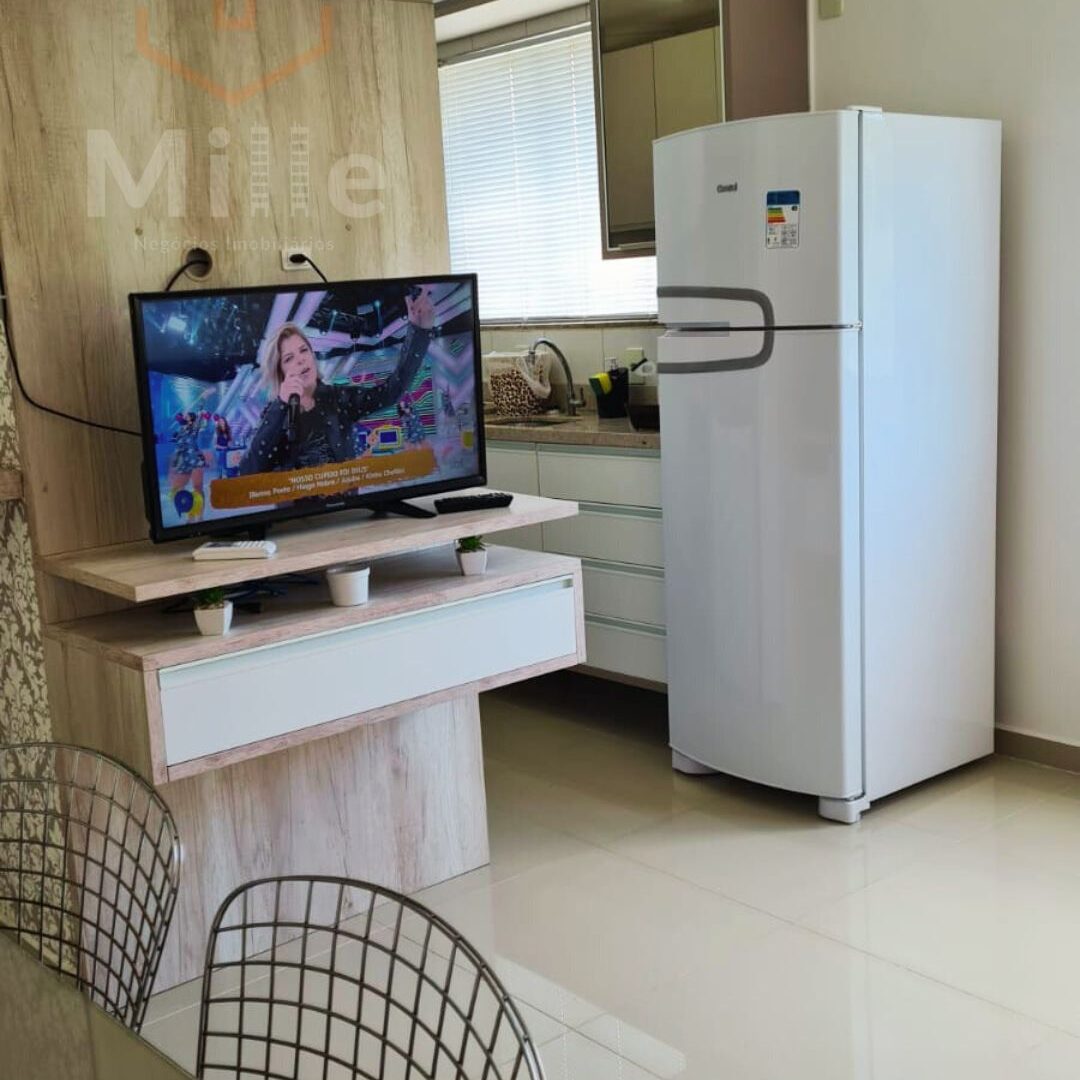 ALUGA-SE APARTAMENTO ELEGANTE PERTO DA PRAIA