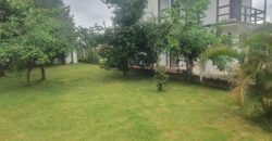 VENDE-SE CASA DE 2 QUARTOS NO RIO VERMELHO