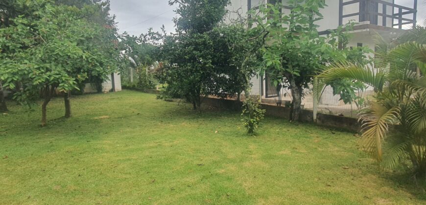 VENDE-SE CASA DE 2 QUARTOS NO RIO VERMELHO