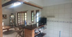 VENDE-SE CASA DE 2 QUARTOS NO RIO VERMELHO