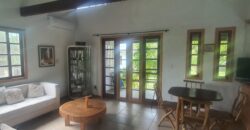 VENDE-SE CASA DE 2 QUARTOS NO RIO VERMELHO