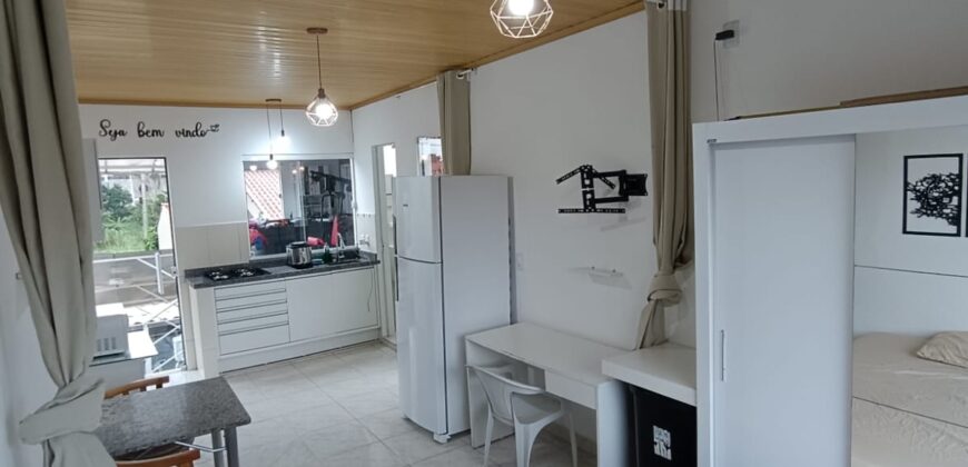ALUGA-SE KITNET MODERNA E EQUIPADA NO RIO VERMELHO