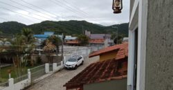 ALUGA-SE KITNET MODERNA E EQUIPADA NO RIO VERMELHO