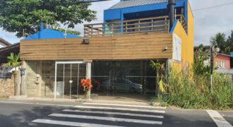ALUGA-SE CASA COM SALA COMERCIAL E HABITAÇÃO