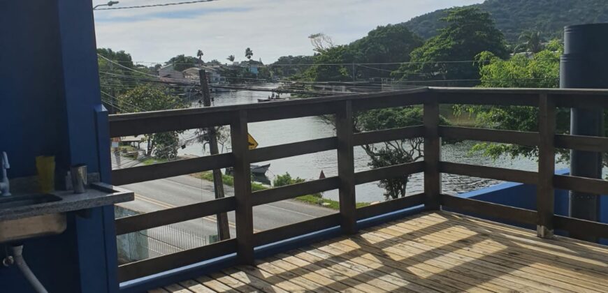 ALUGA-SE CASA COM SALA COMERCIAL E HABITAÇÃO