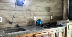 ALUGA-SE CASA COM SALA COMERCIAL E HABITAÇÃO