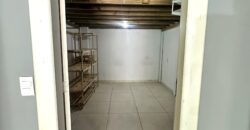 ALUGA-SE CASA COM SALA COMERCIAL E HABITAÇÃO