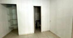 ALUGA-SE CASA COM SALA COMERCIAL E HABITAÇÃO
