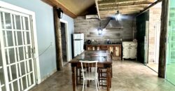 ALUGA-SE CASA COM SALA COMERCIAL E HABITAÇÃO