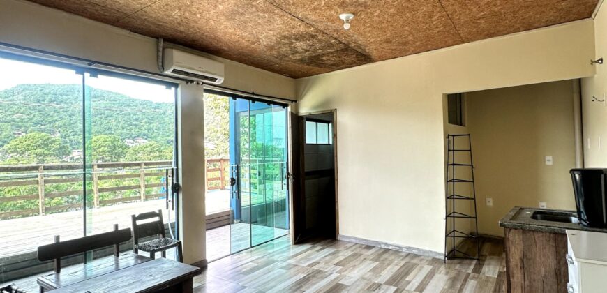 ALUGA-SE CASA COM SALA COMERCIAL E HABITAÇÃO