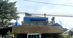 ALUGA-SE CASA COM SALA COMERCIAL E HABITAÇÃO