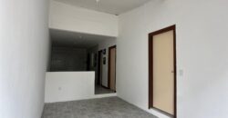 ALUGA-SE CASA COM 2 QUARTOS NO INGLESES