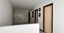 ALUGA-SE CASA COM 2 QUARTOS NO INGLESES