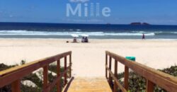 VENDE-SE AP COM SUITE PERTO DA PRAIA