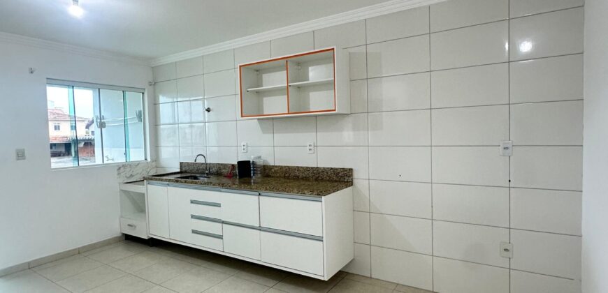 VENDE-SE AP COM SUITE PERTO DA PRAIA