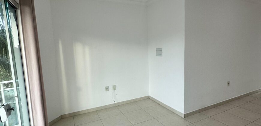 VENDE-SE AP COM SUITE PERTO DA PRAIA