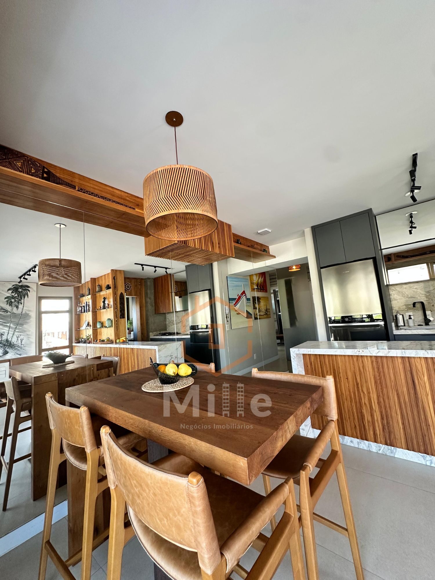 VENDE-SE APARTAMENTO PÉ NA AREIA ALTO PADRÃO