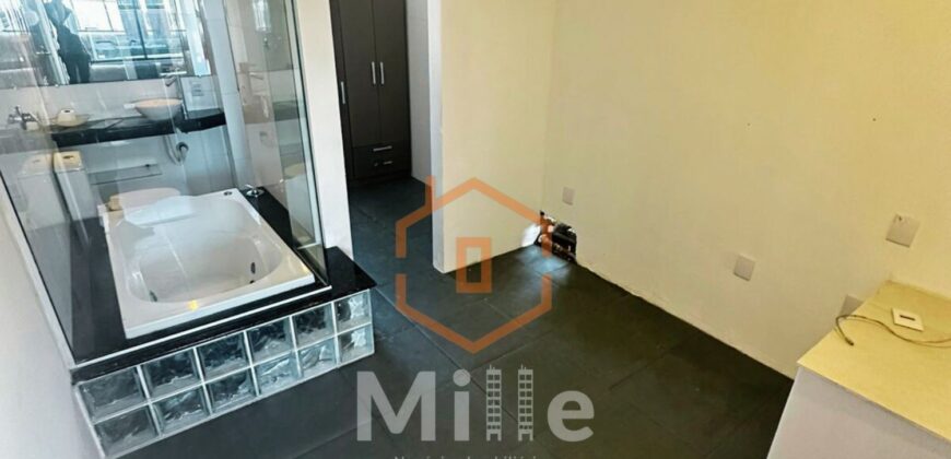 ALUGA-SE CASA COM 3 QUARTOS NO INGLESES