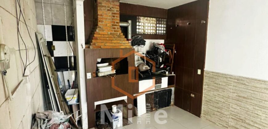 ALUGA-SE CASA COM 3 QUARTOS NO INGLESES