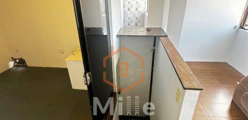 ALUGA-SE CASA COM 3 QUARTOS NO INGLESES