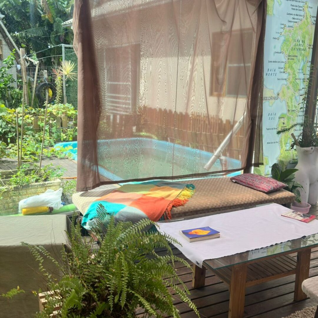 ALUGA-SE CASA 4 QUARTOS CACHOEIRA DO BOM JESUS