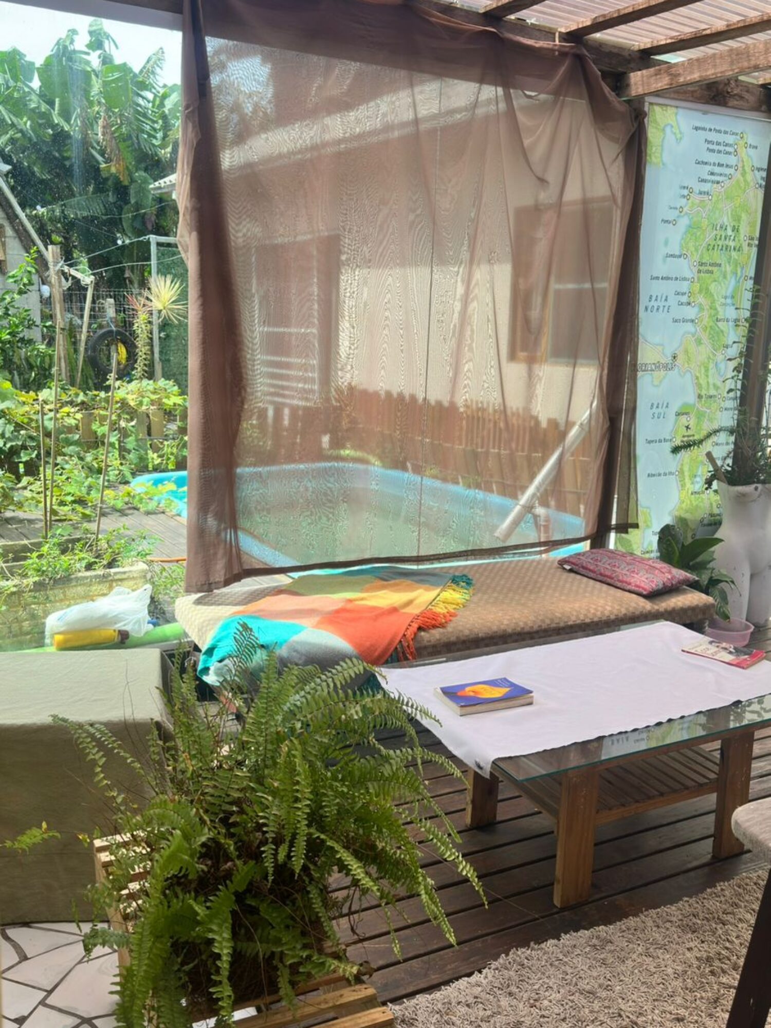 ALUGA-SE CASA 4 QUARTOS CACHOEIRA DO BOM JESUS