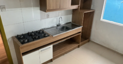 ALUGA-SE CASA INDIVIDUAL COM 2 QUARTOS NO RIO VERMELHO