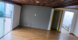 ALUGA-SE CASA INDIVIDUAL COM 2 QUARTOS NO RIO VERMELHO