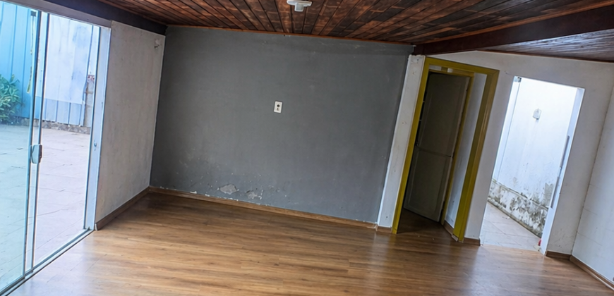 ALUGA-SE CASA INDIVIDUAL COM 2 QUARTOS NO RIO VERMELHO