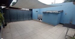 ALUGA-SE CASA INDIVIDUAL COM 2 QUARTOS NO RIO VERMELHO