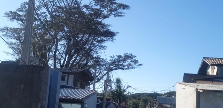 ALUGA-SE CASA INDIVIDUAL COM 2 QUARTOS NO RIO VERMELHO