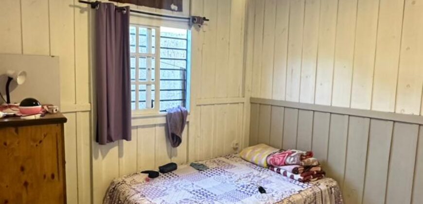 ALUGA-SE CASA INDIVIDUAL COM 2 QUARTOS NO RIO VERMELHO