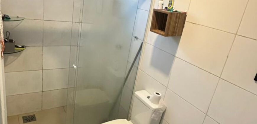 ALUGA-SE CASA INDIVIDUAL COM 2 QUARTOS NO RIO VERMELHO